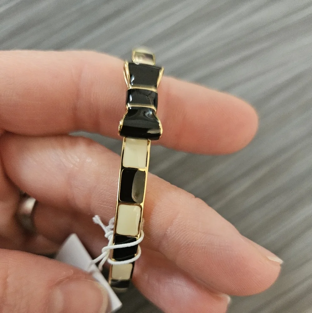 NWT Kate Spade ♠️ Bow Bangle From The 2014 'Take A Bow' Collection - Picture 8 of 9